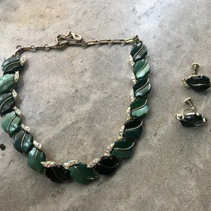 Lisner leaf green with rhinestones Necklace and earrings